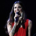 Konser 'Lovestrong' Christina Perri dengan Ciri Khas Bunga Mawar