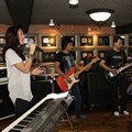 Ahmad Dhani dan Agnes Monica Saat Latihan Konser Mahakarya