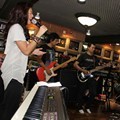 Ahmad Dhani dan Agnes Monica Saat Latihan Konser Mahakarya