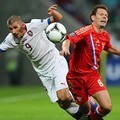 Adu jegal Konstantin Zyryanov (Rusia) dan Jan Rezek (Republik Ceko) di Euro 2012