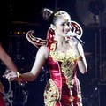 Aksi Mulan Jameela di Konser Mahakarya