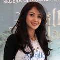 Astri Nurdin di Premier 'Ambilkan Bulan'