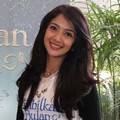 Astri Nurdin di Premier 'Ambilkan Bulan'