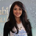 Astri Nurdin di Premier 'Ambilkan Bulan'