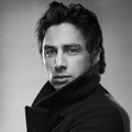 Zach Braff Dengan Konsep Foto Hitam Putih