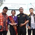 Dewi Persik dan Tim DPP GANNAS Saat Berkunjung ke Rutan Wanita Pondok Bambu