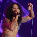 Kaka Slank Saat Menyanyikan 'Terlalu Manis' di Konser Jakarta Fair 2012