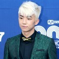 Wooyoung di Blue Carpet Mnet 20's Choice Awards 2012