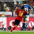 Jordi Alba Mencetak Gol di menit ke-41 Saat Melawan Italia di Final Euro 2012