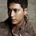 Jung Woo Sung Berpose Untuk Majalah Revolution