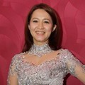 Okie Agustina Saat Fitting Gaun Pengantin di Eva Bun Wedding Gallery
