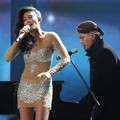 Ahmad Dhani dan Agnes Monica di Panggung 'Result & Reunion Show' Indonesian Idol 2012