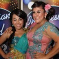 Kamasean Matthews dan Regina Ivanova di 'Result & Reunion Show' Indonesian Idol 2012