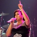 Regina Ivanova di Panggung 'Result & Reunion Show' Indonesian Idol 2012