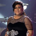 Regina Ivanova di Panggung 'Result & Reunion Show' Indonesian Idol 2012