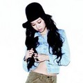 Gong Hyo Jin Berpose Untuk Promo Uniqlo Fashion