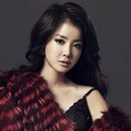 Lee Si Young Berpose Untuk Majalah Esquire