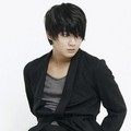 Yoon Shi Yoon Berpose Untuk Majalah Elle