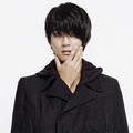 Yoon Shi Yoon Berpose Untuk Majalah Elle