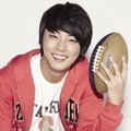 Yoon Shi Yoon Berpose Untuk Promo Iklan Omphalos Fashion