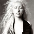 Christina Aguilera Berpose Untuk Promo Iklan Versace Fashion