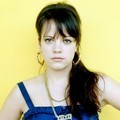 Lily Allen Berpose Untuk Promo Album 'Alright, Still'
