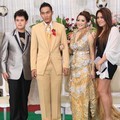 Amanda Gonzales Berfoto Bersama di Resepsi Pernikahan Okie Agustina dan Gunawan Dwi Cahyo
