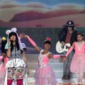 Aksi Panggung Vierra di Indonesia Kids' Choice Awards 2012