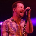 Aksi David Cook Saat Konser di Indonesia