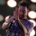 David Cook Menyanyikan 'Fade Into Me' Saat Konser di Indonesia