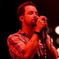 David Cook Menyanyikan 'Fade Into Me' Saat Konser di Indonesia