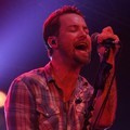 David Cook Menyanyikan 'Fade Into Me' Saat Konser di Indonesia