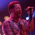 David Cook Menyanyikan 'Fade Into Me' Saat Konser di Indonesia