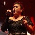 Aksi Regina Ivanova di Konser David Cook