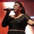 Aksi Regina Ivanova di Konser David Cook