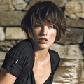 Milla Jovovich Berpose Untuk Promo Iklan Mango Fashion