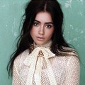 Lily Collins Berpose Untuk Majalah Los Angeles Times