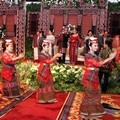 Tarian Adat Meriahkan Resepsi Astrid Tiar dan Aldi di Birawa Assembly Hall