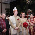 Upacara Adat Pernikahan Astrid Tiar dan Gerhard Reinaldi
