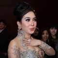 Syahrini Hadir di Resepsi Pernikahan Astrid Tiar