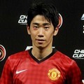 Shinji Kagawa Menerima Penghargaan Man of the Match award