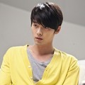 Hyun Bin Berpose untuk Iklan Samsung Smart TV