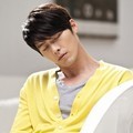 Hyun Bin Berpose untuk Iklan Samsung Smart TV