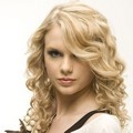 Taylor Swift Berpose untuk Majalah Blender
