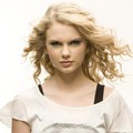 Taylor Swift Berpose untuk Majalah Blender