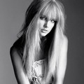 Taylor Swift Berpose untuk Majalah Elle