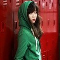 IU Berpose untuk Promo Iklan Le Coq Sportif