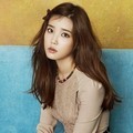 IU Berpose untuk Promo Iklan y'sb Fashion