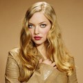 Amanda Seyfried Berpose untuk Majalah Interview