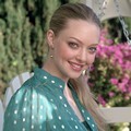Amanda Seyfried Berpose untuk Majalah Teen Vogue